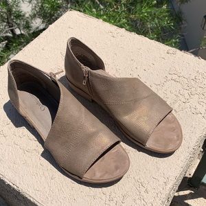 🥿💐Baretraps Sandals